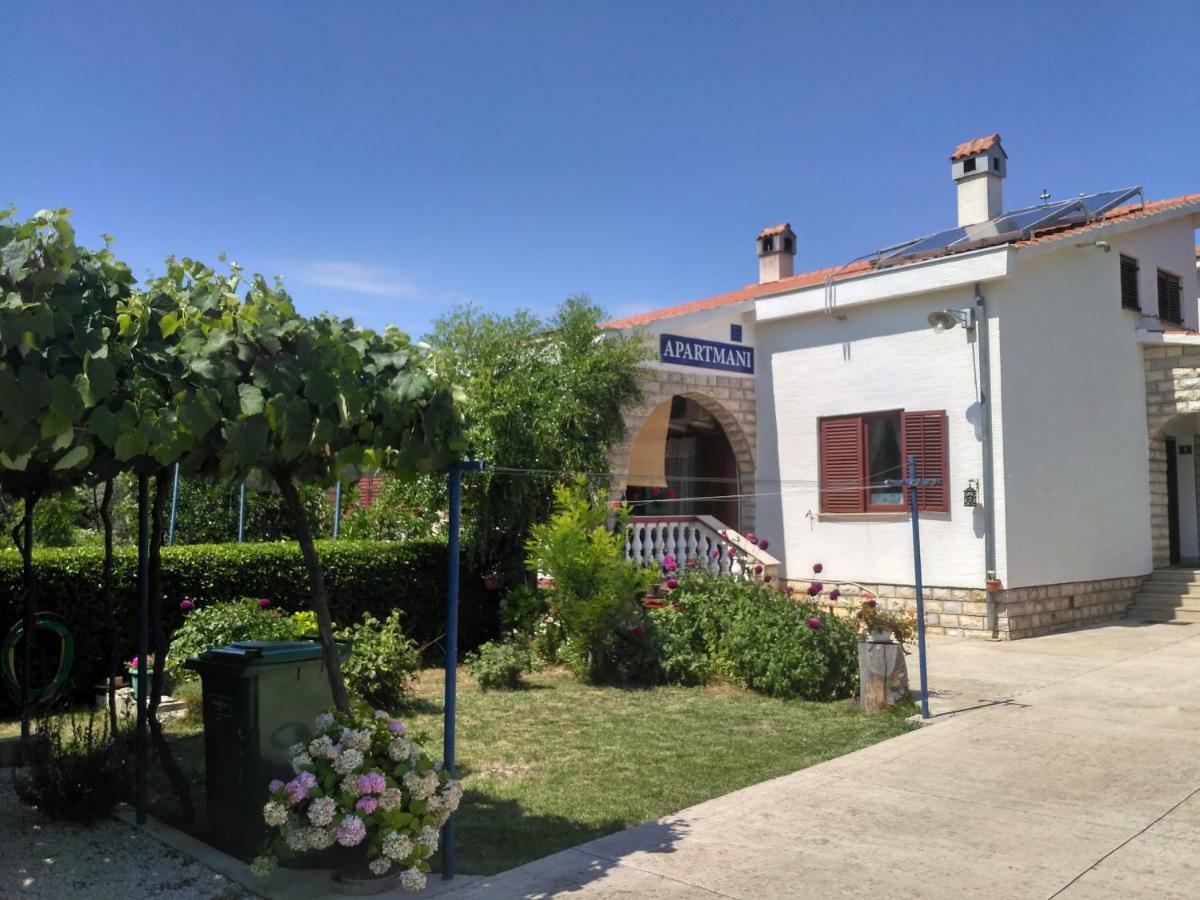 Apartmani Tonica Sukošan المظهر الخارجي الصورة